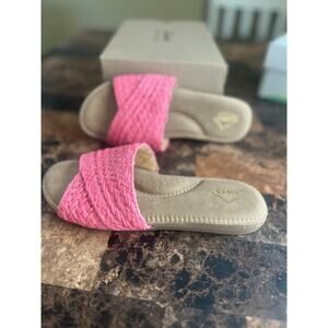 Cliffs by White Mountain Flawless slide sandals in a pink woven raffia material